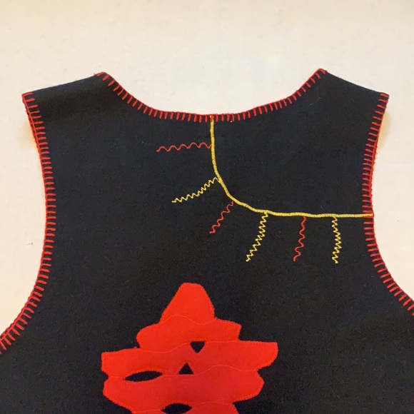 Vintage Inuit Black and Red Wool Vest - Women’s Size Medium - Picture 5 of 8